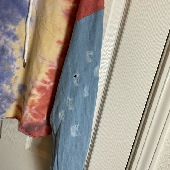 Like An Angel pullover cropped hoodie, tie-dye, light denim sleeves Size large - Picture 4 of 11